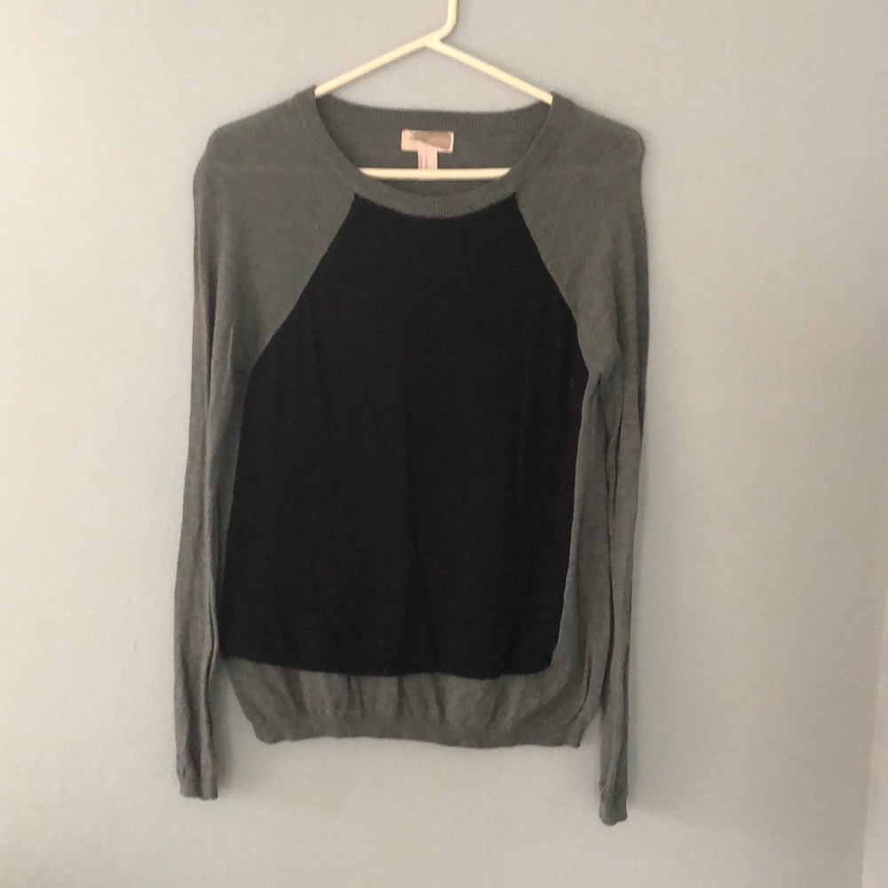 Black and gray sweater